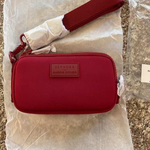 Dagne Dover x Sephora NWT Limited Edition Mara Phone Sling  New with tags - Picture 4 of 8